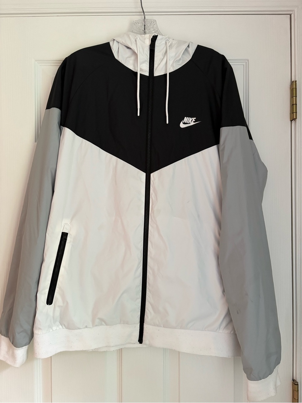 Nike Men’s Sportswear Windrunner Jacket